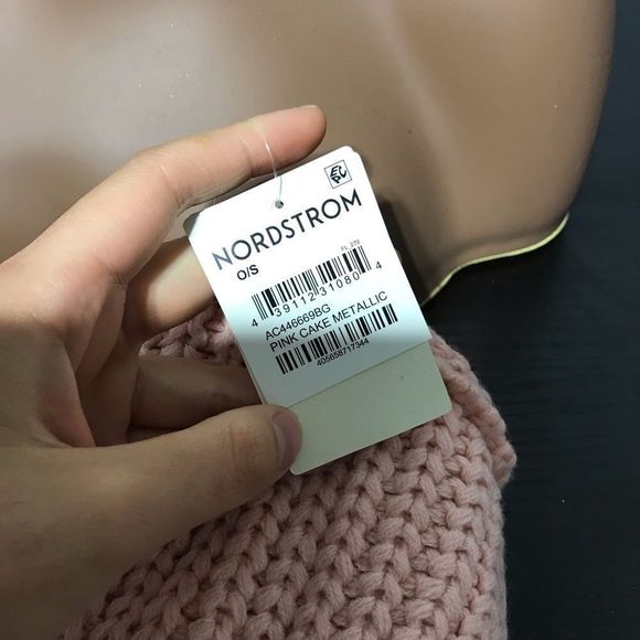 NEW Tucker + Tate women’s Pink cake metallic scarf - Picture 3 of 8